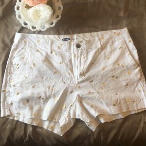 🌿White Old Navy Everyday Shorts with gold🌿-A2
